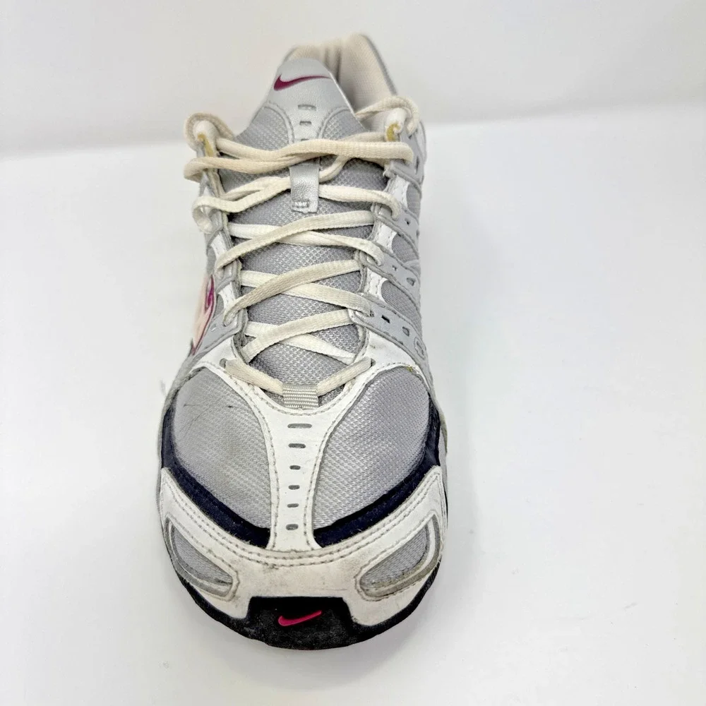 Nike Reax Run  Women's Size 9 White Metallic Silver Pink Running Shoes EU 40.5